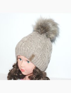 Dámska čiapka s brmbolcom Giselle