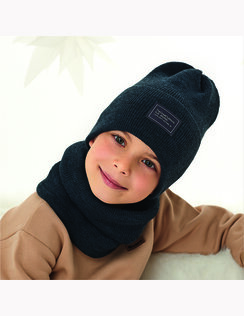 Chlapčenská čiapka a tunel AJS Kevin